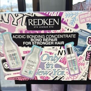 Redken Acidic Bonding Concentrate 2025 Holiday Kit